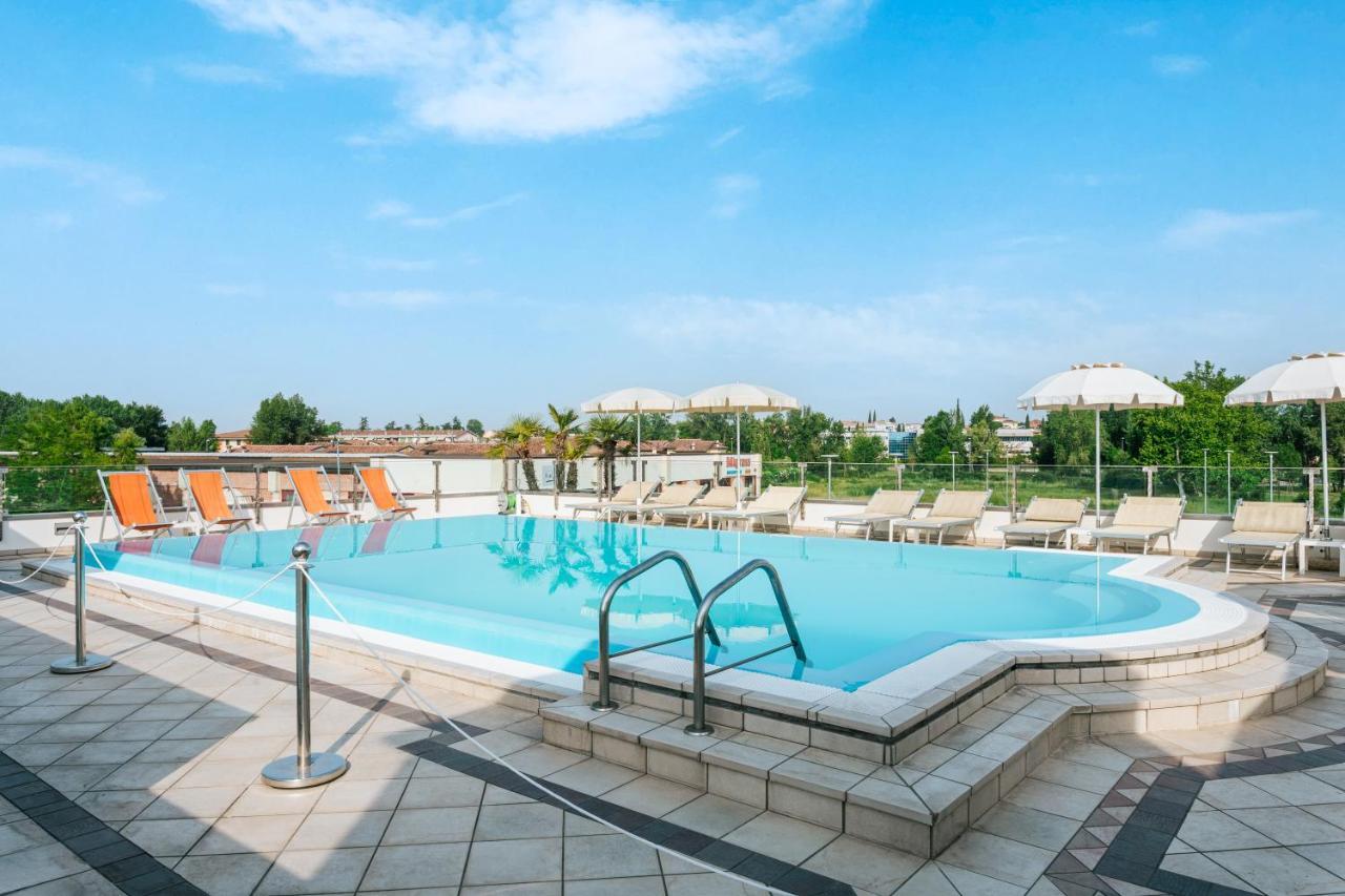 Hotel Arena Сирмионе Экстерьер фото