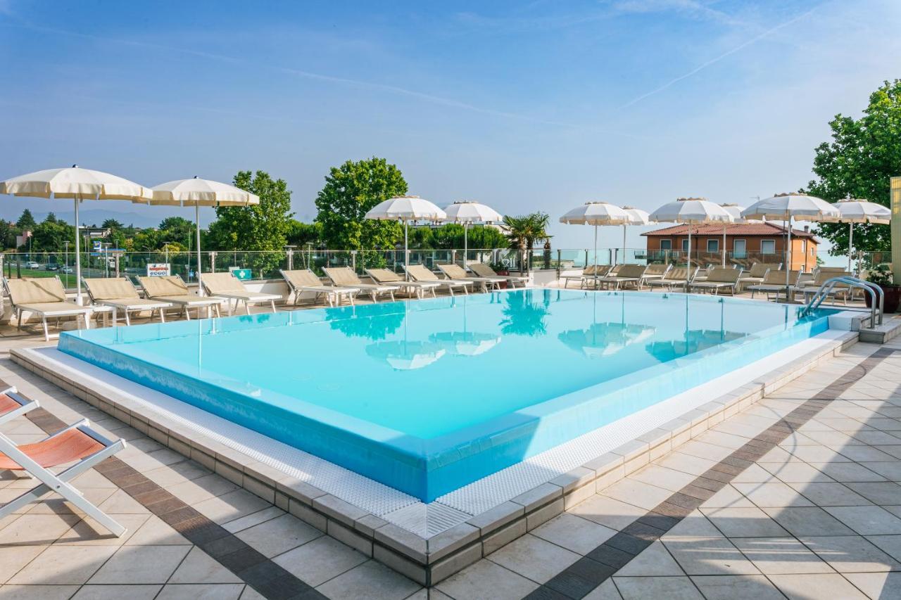 Hotel Arena Сирмионе Экстерьер фото