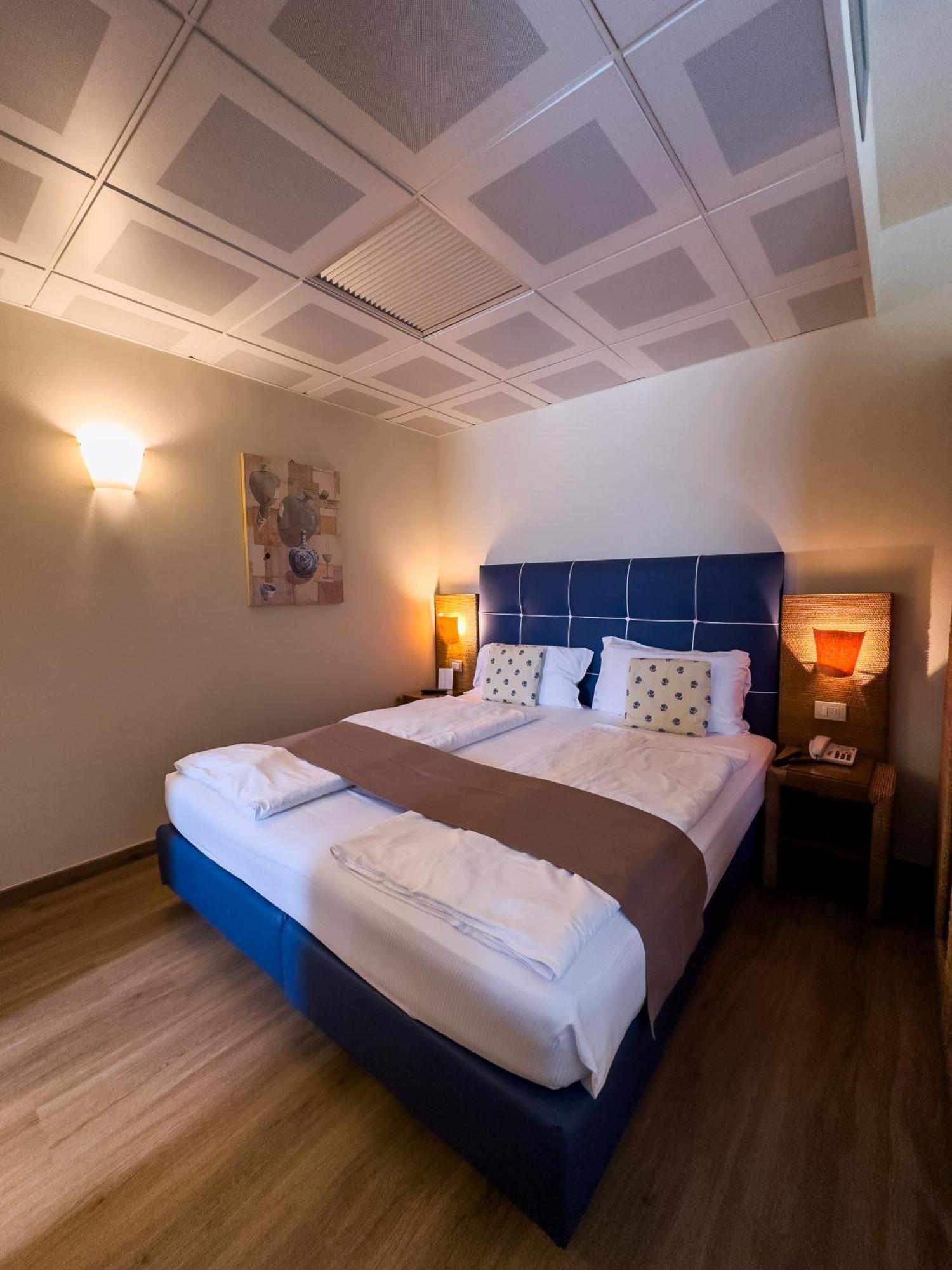 Hotel Arena Сирмионе Экстерьер фото
